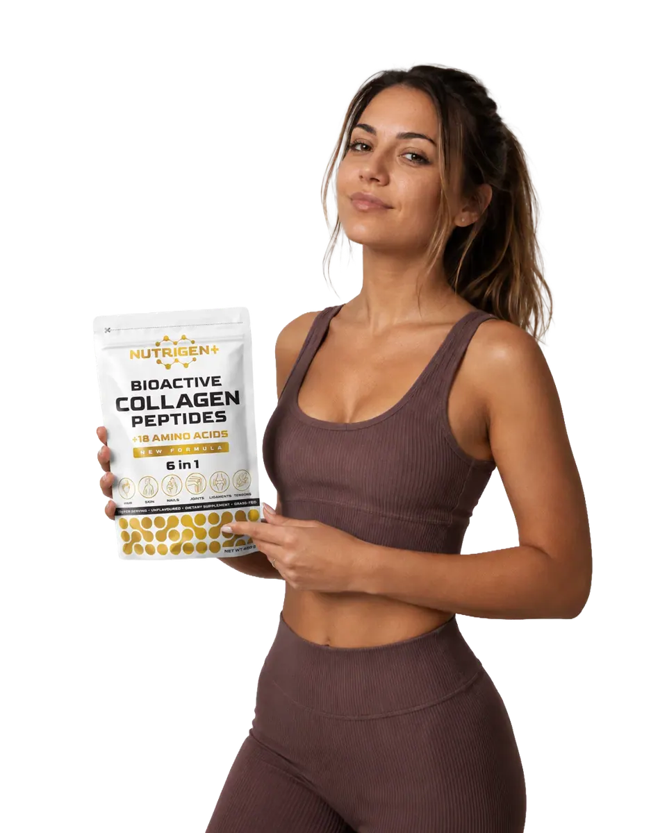 Активна жена държи опаковка биоактивни колагенови пептиди NutriGen+